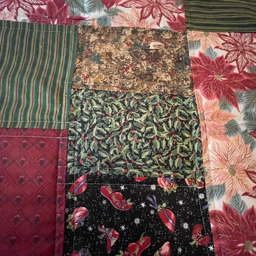Handmade Patchwork Quilt in Cranberry Red, Green & Cream - Picture 8 of 13